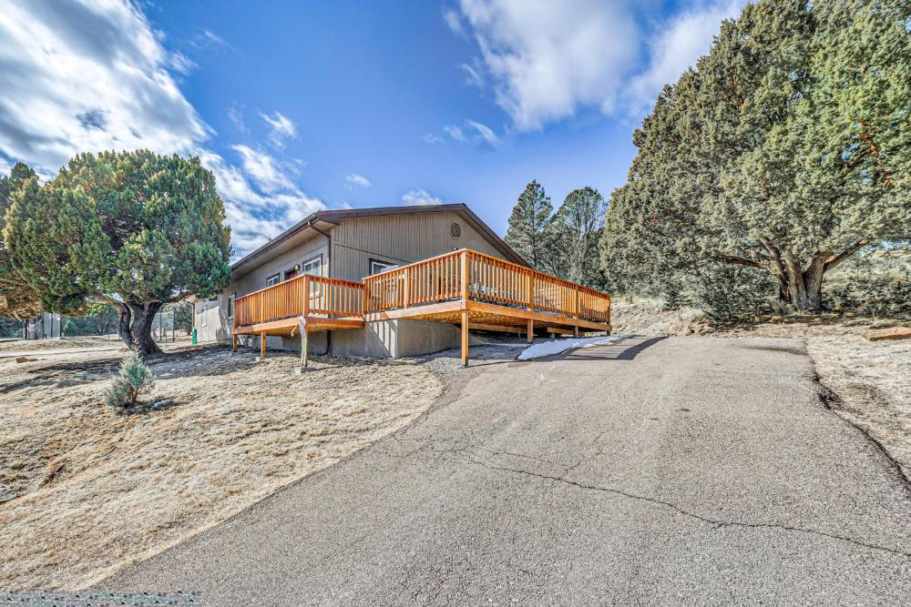 Modern Mtn Home with Sports Court, Near Alto Lake!